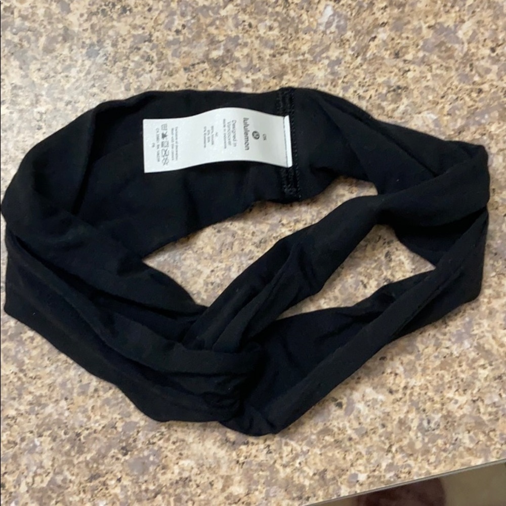 Lululemon black headband